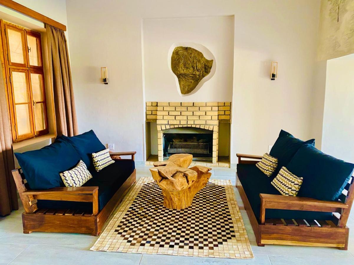 Otjisazu Guest Farm Villa Khorusepa ภายนอก รูปภาพ